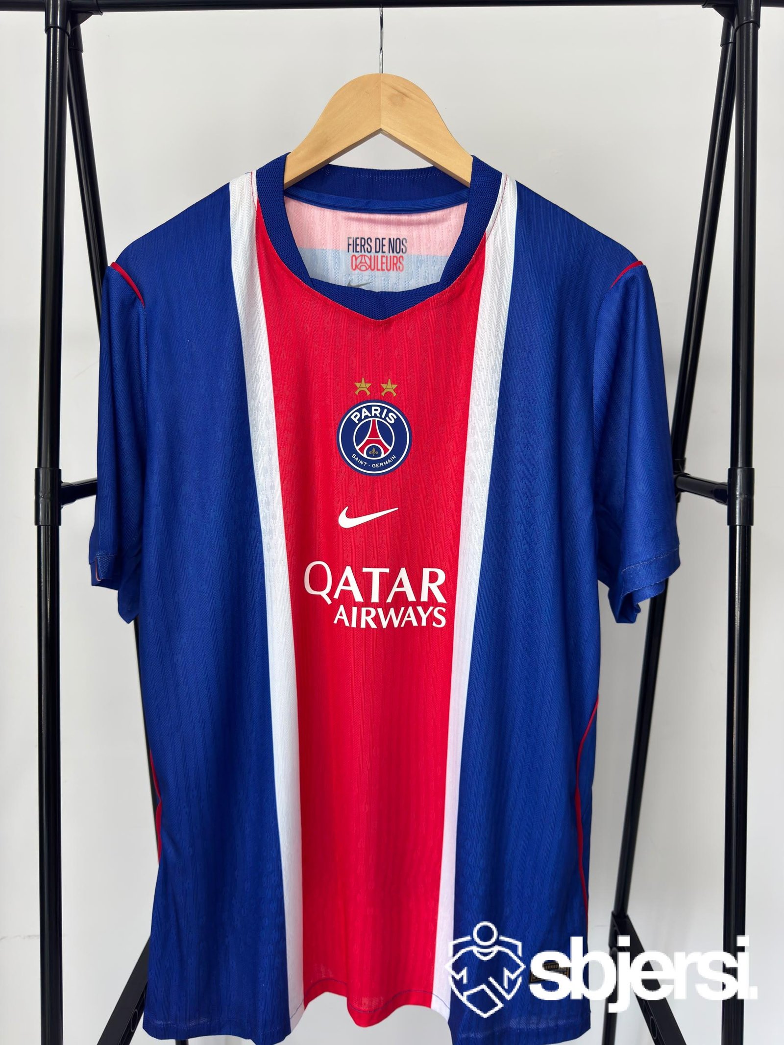 PSG home kit - Player issue