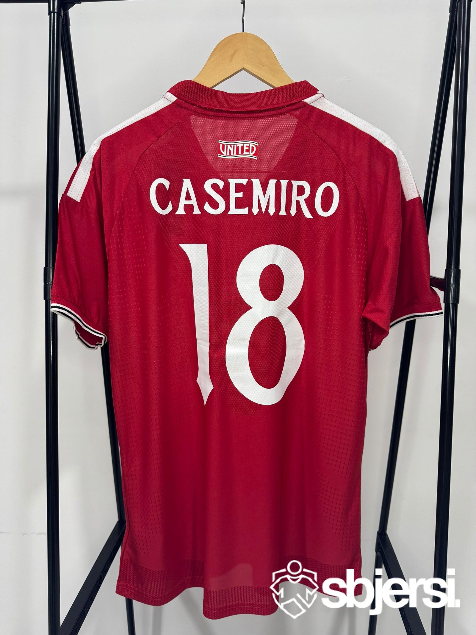 Manchester United Home kit (Casemiro) - Player issue - Image 2