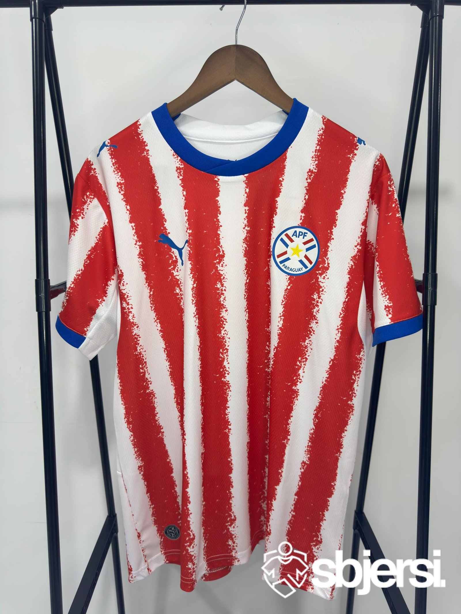 Paraguay Home kit - Fan issue