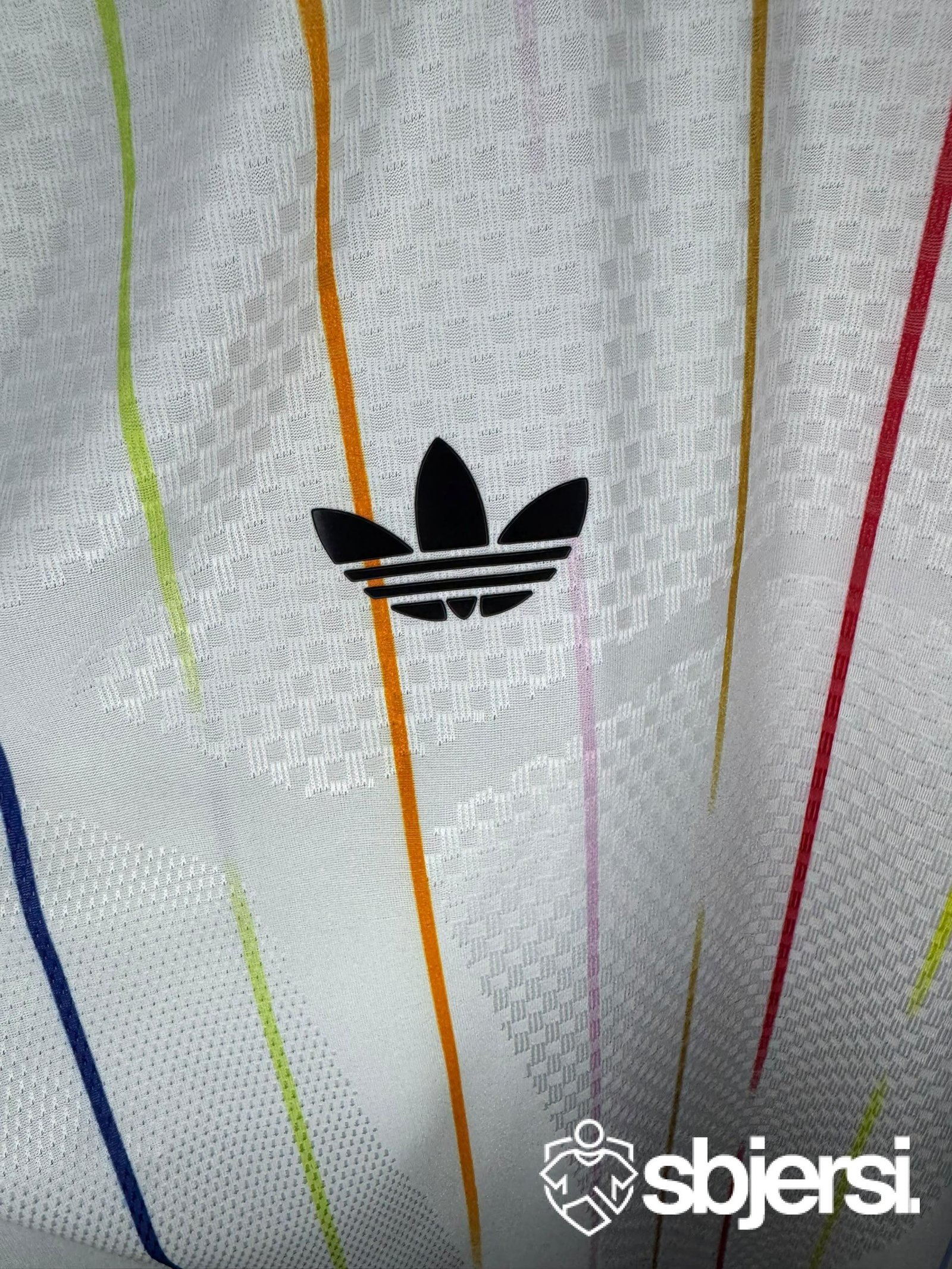 Japan Away kit - Player issue - Image 3