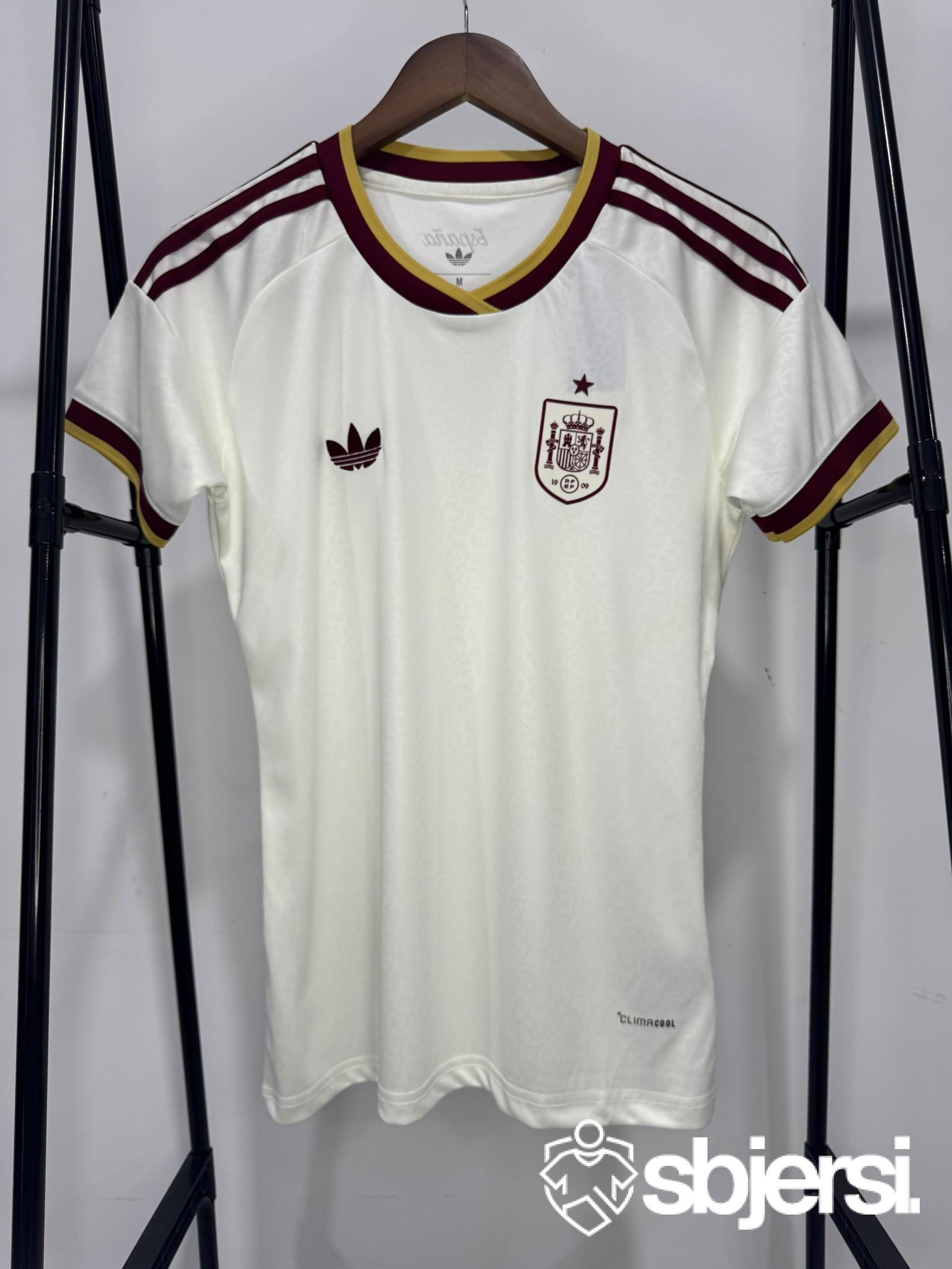 Spain Away Ladies - Fan issue
