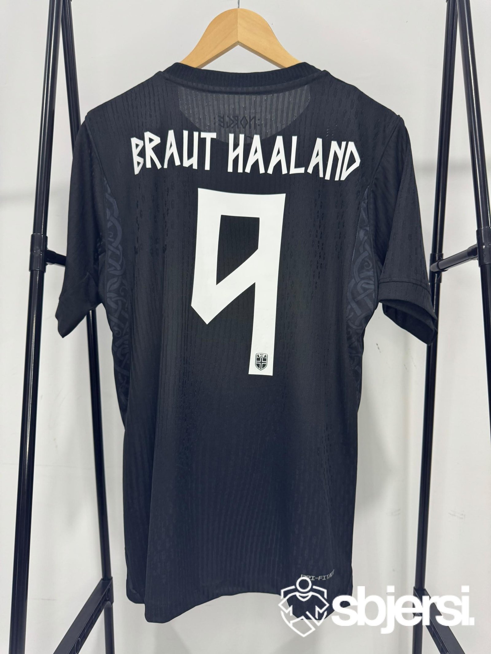Norway Away kit (Haaland) - Player issue - Image 2
