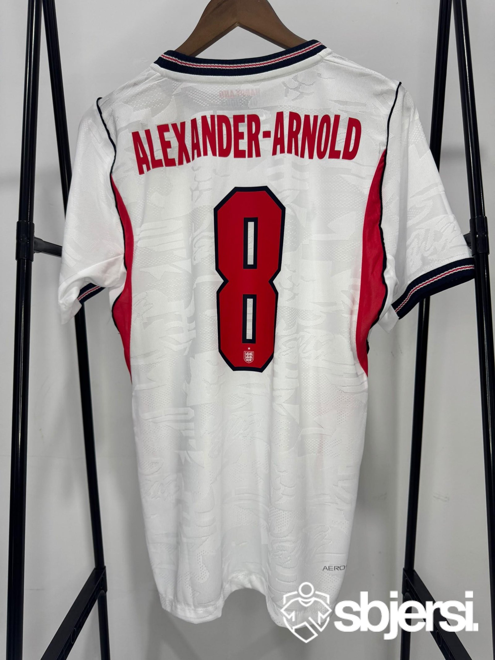 England Home kit (Arnold) - Player issue - Image 2