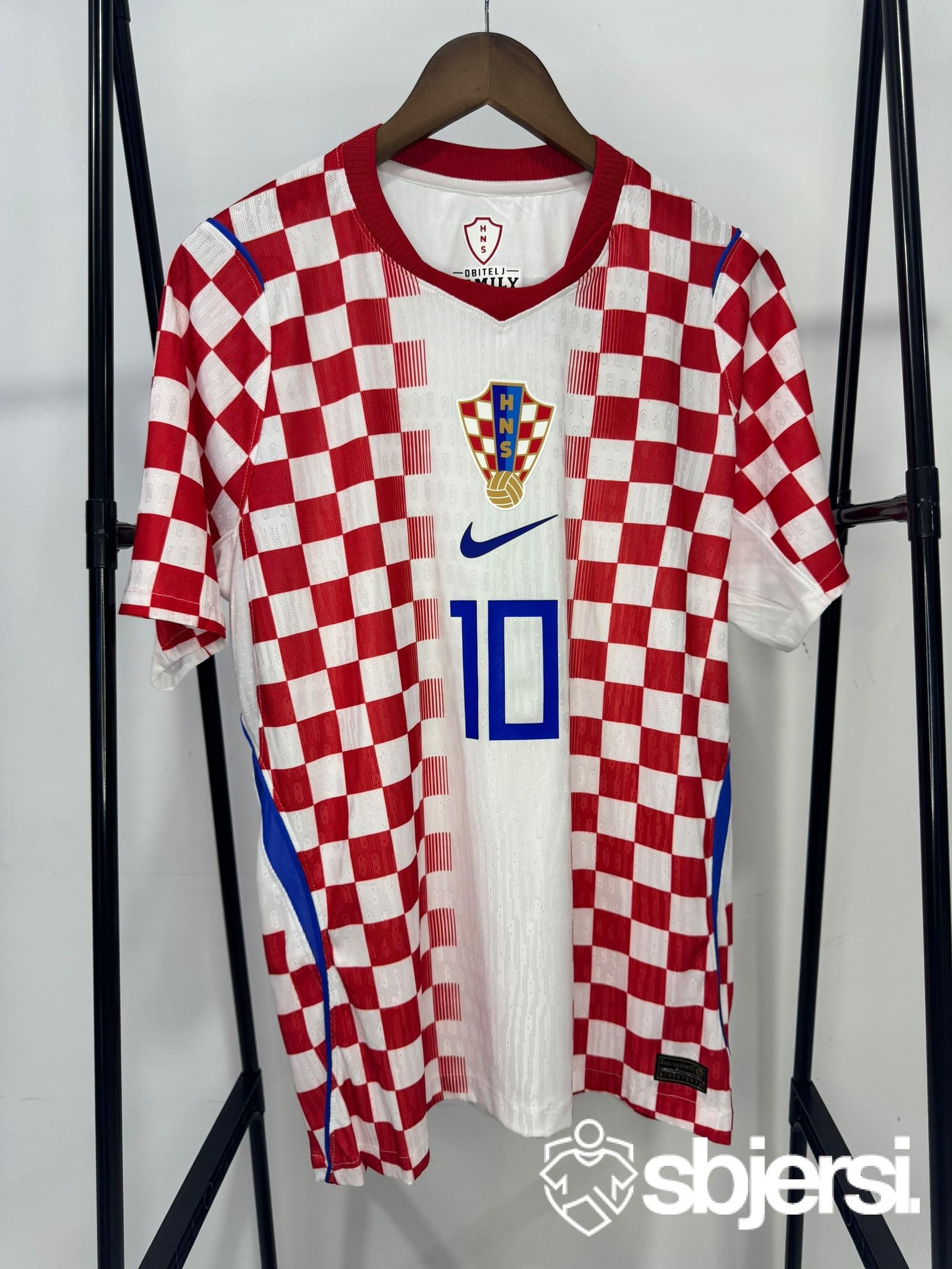 Croatia Home (Modric) - Player issue