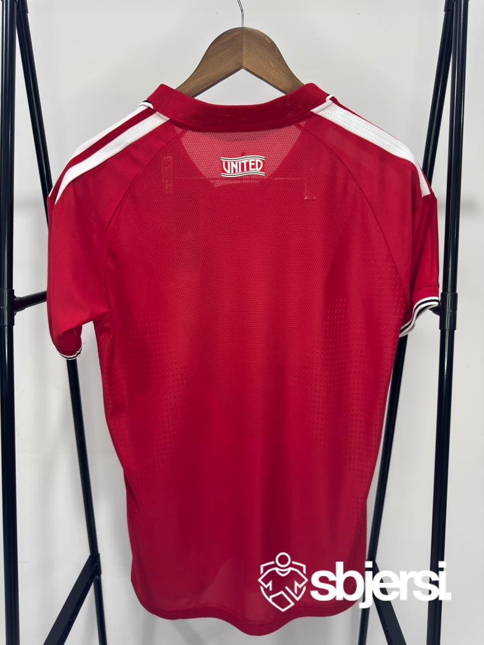 Manchester United Home kit - Player Issue - Image 2