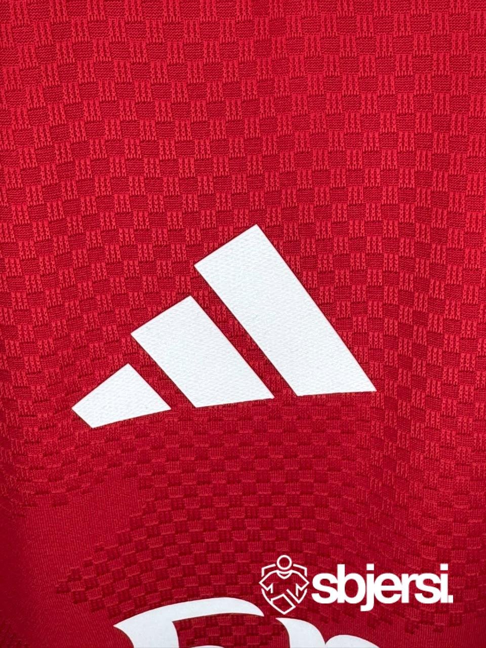 Arsenal Home kit - Player Issue - Image 4