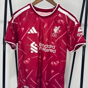 Liverpool Home kit - Player Issue