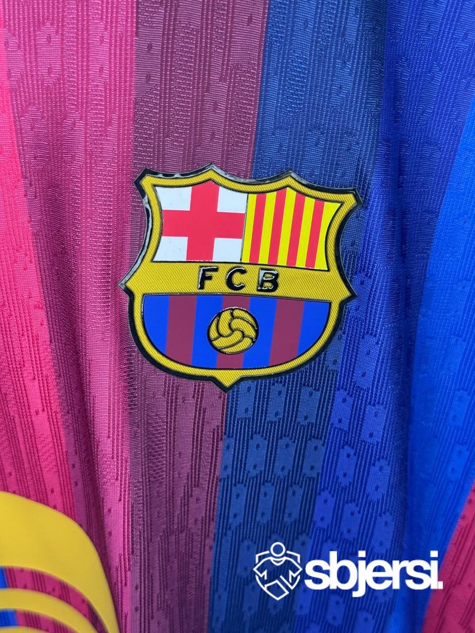 Barcelona Home kit - Player Issue - Image 3