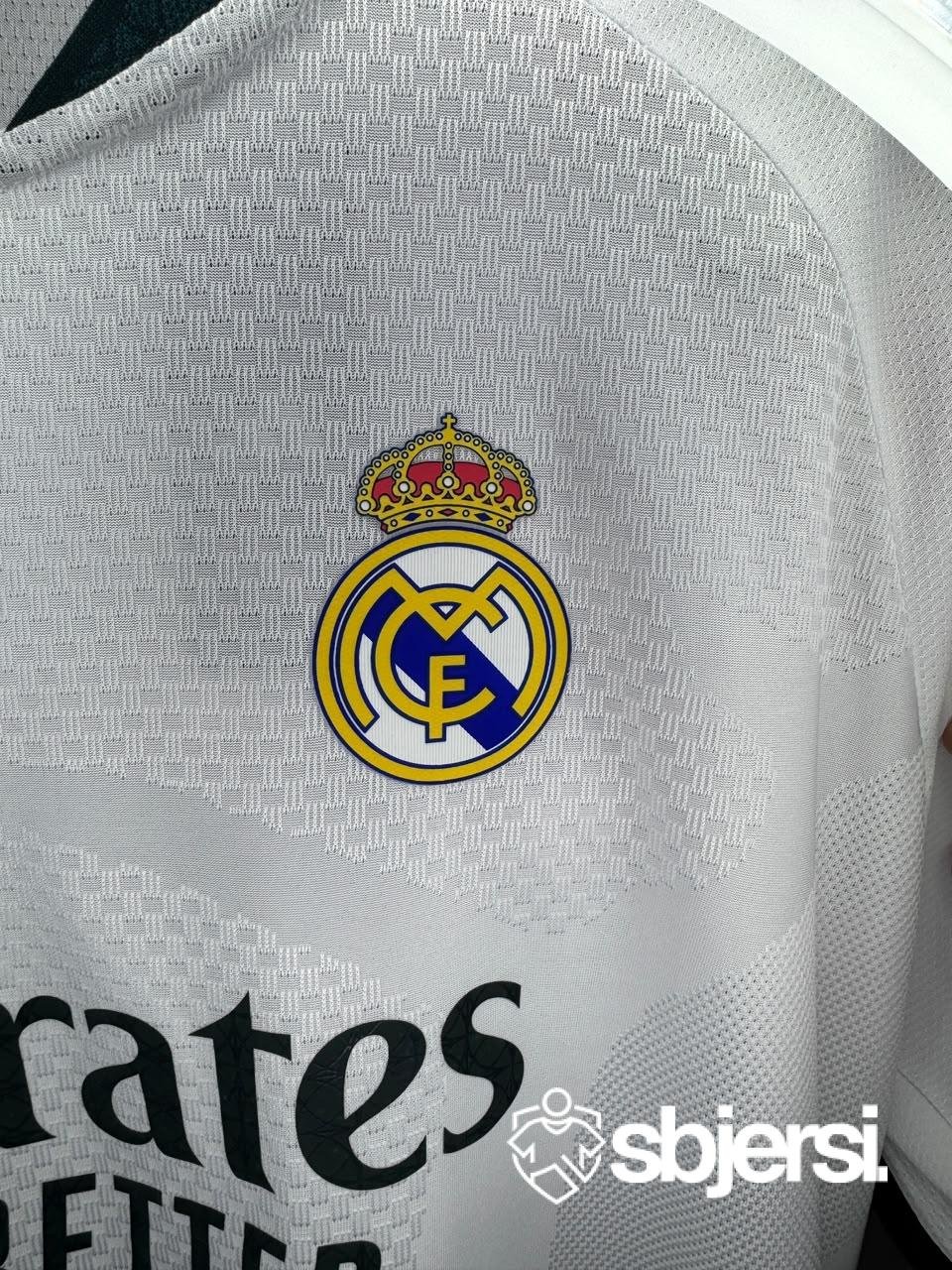 Real Madrid Home kit - Player Issue - Image 3
