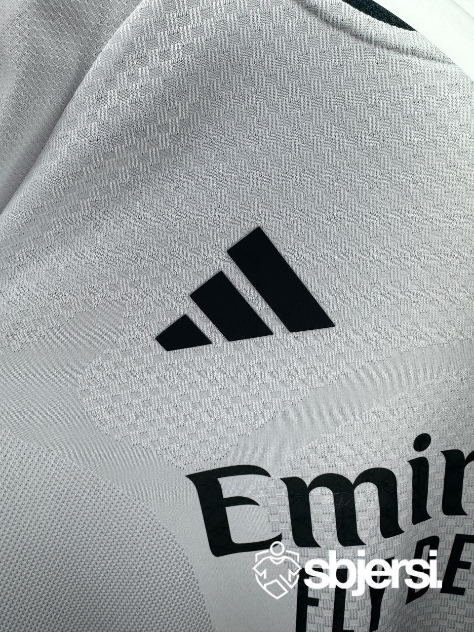 Real Madrid Home kit - Player Issue - Image 4