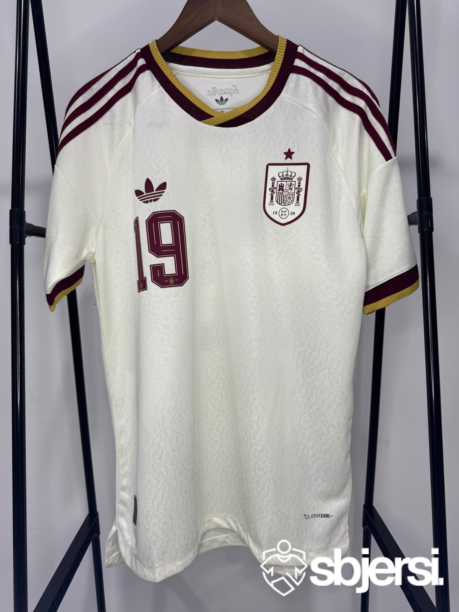 spain-away-kit-yamal-player-issue