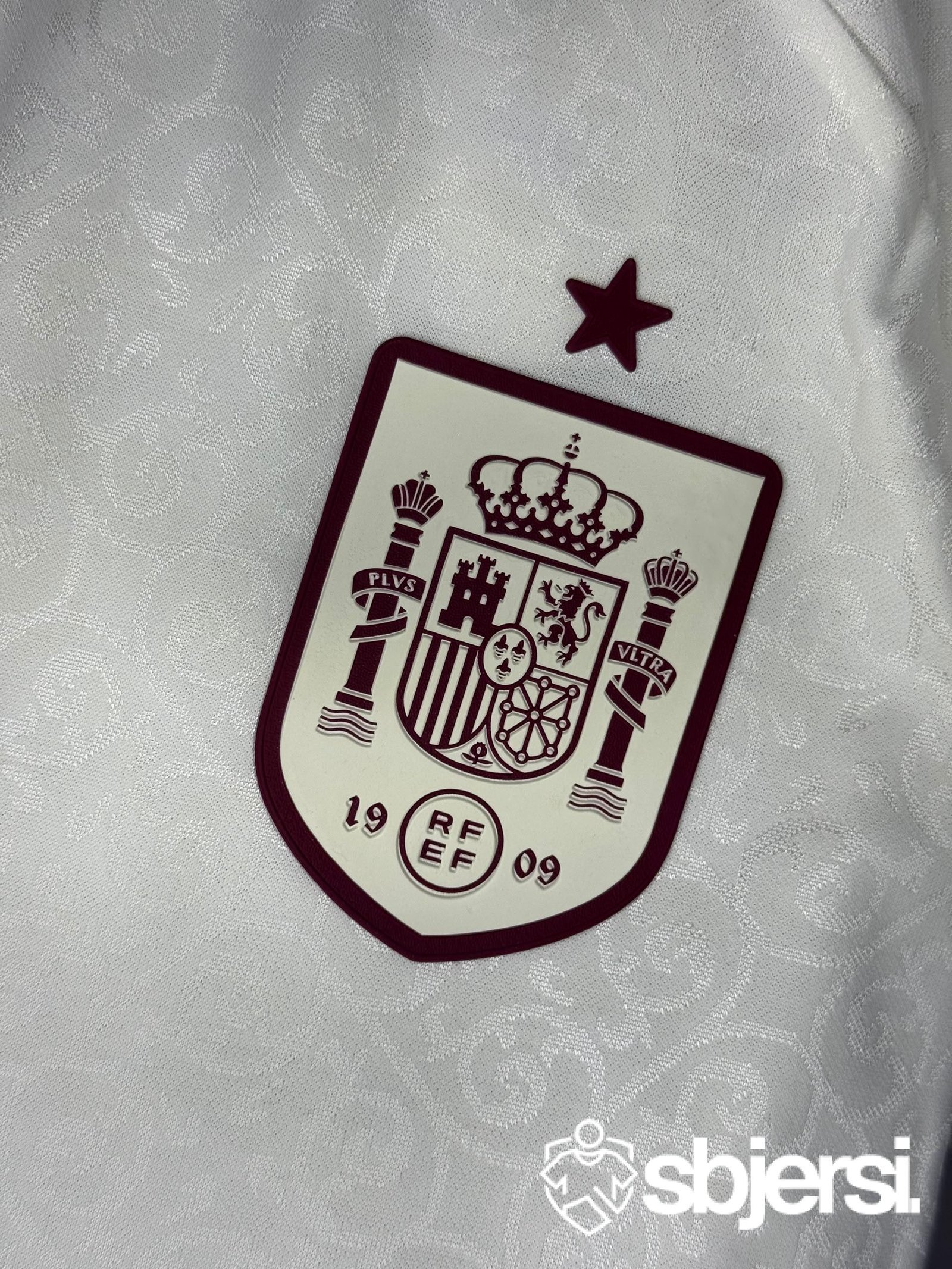 Spain Away kit - Player issue - Image 3