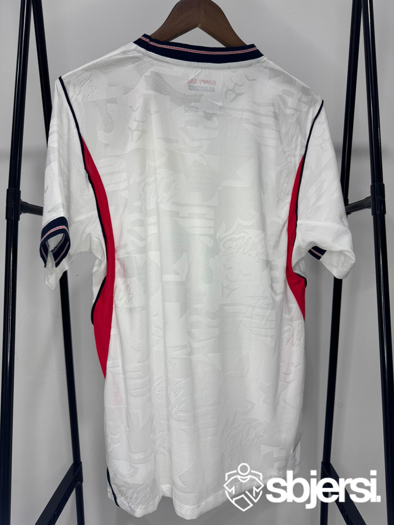 England Home kit - Player issue - Image 2