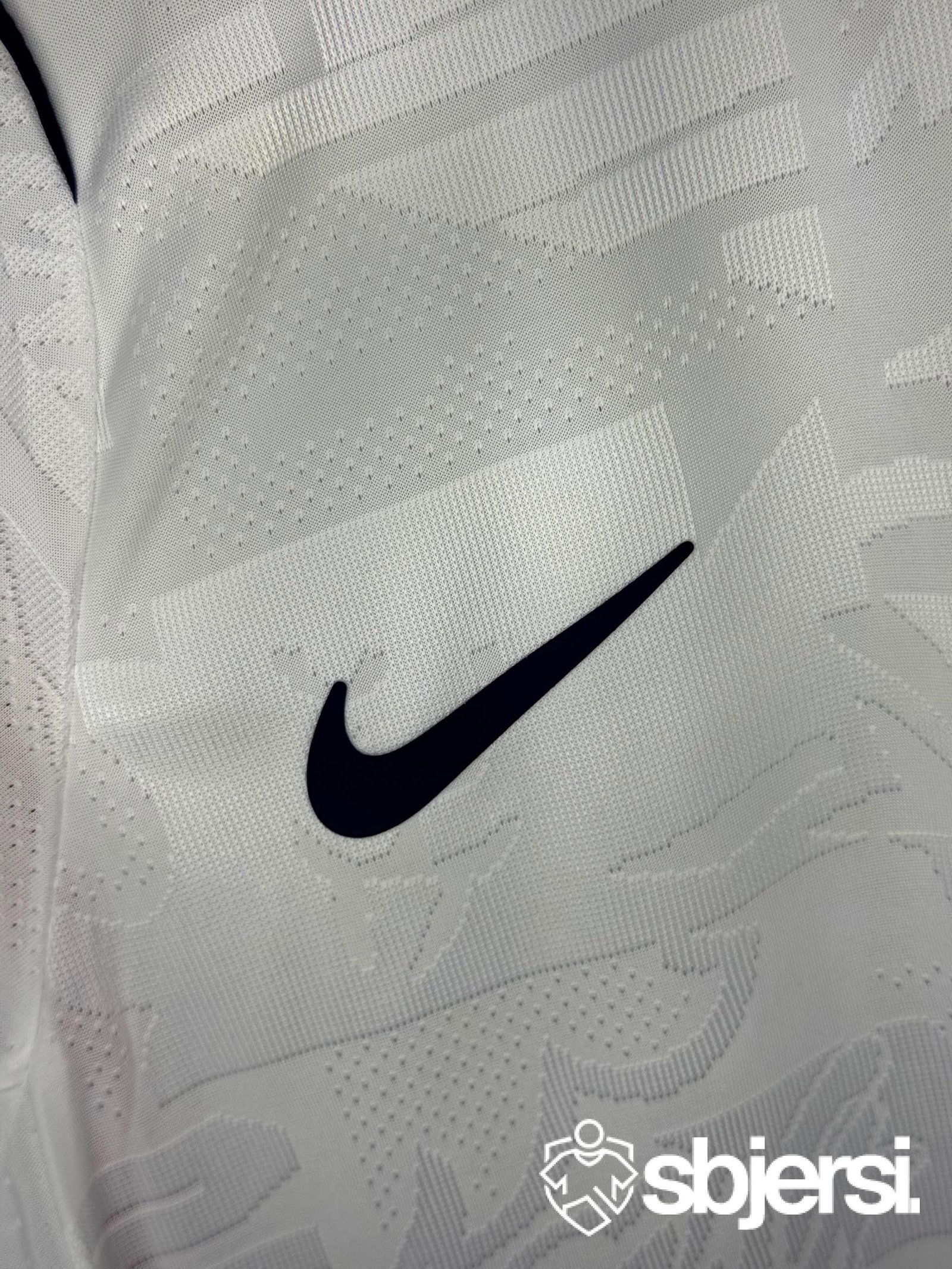 England Home kit Ladies - Fan Issue - Image 4
