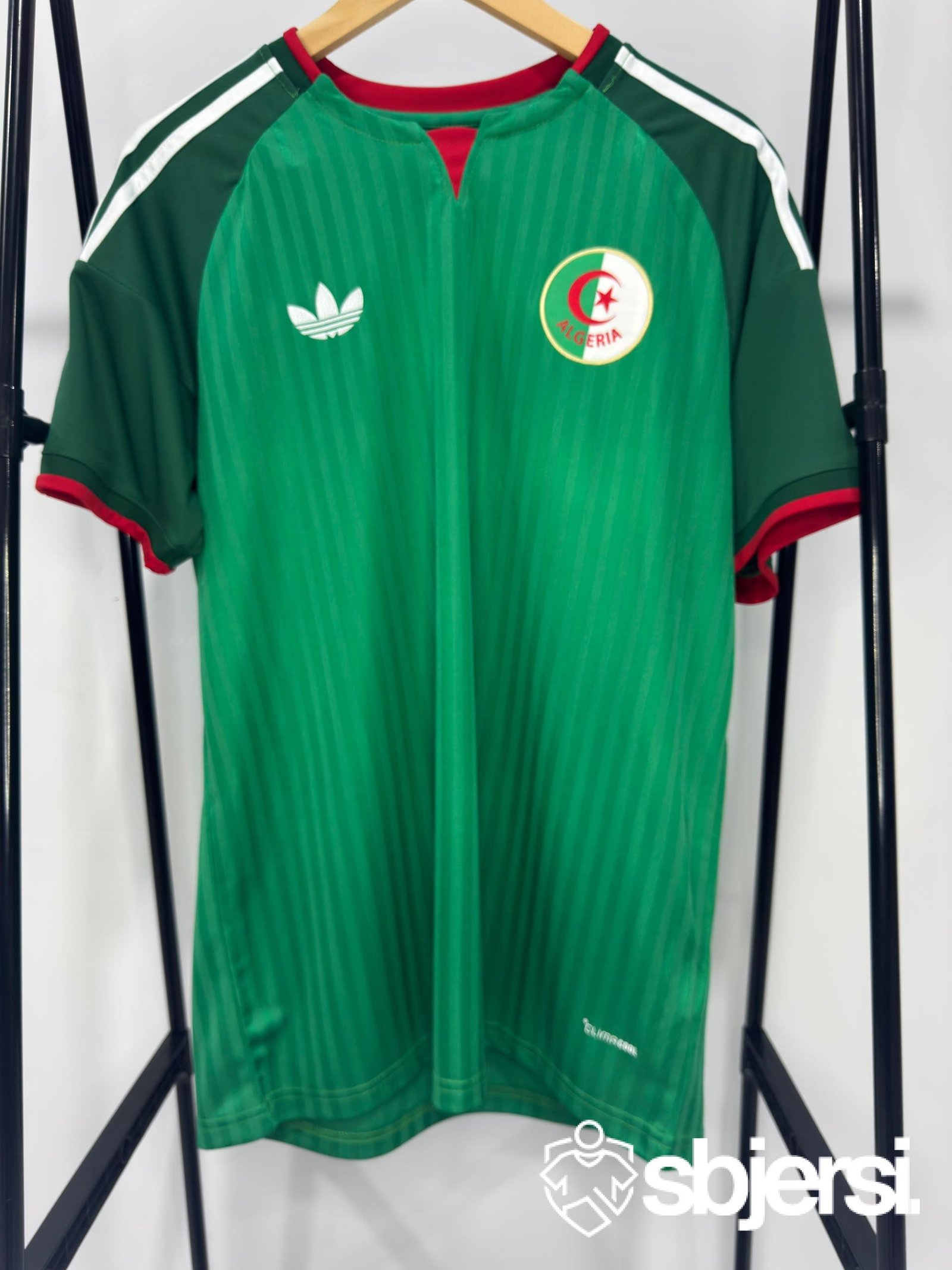 algeria-away-kit-fan-issue