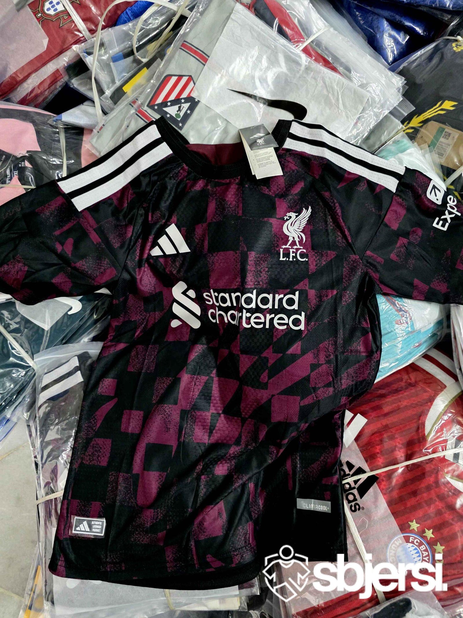 liverpool-fc-third-kit